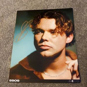 Signed Ashton Irwin photograph